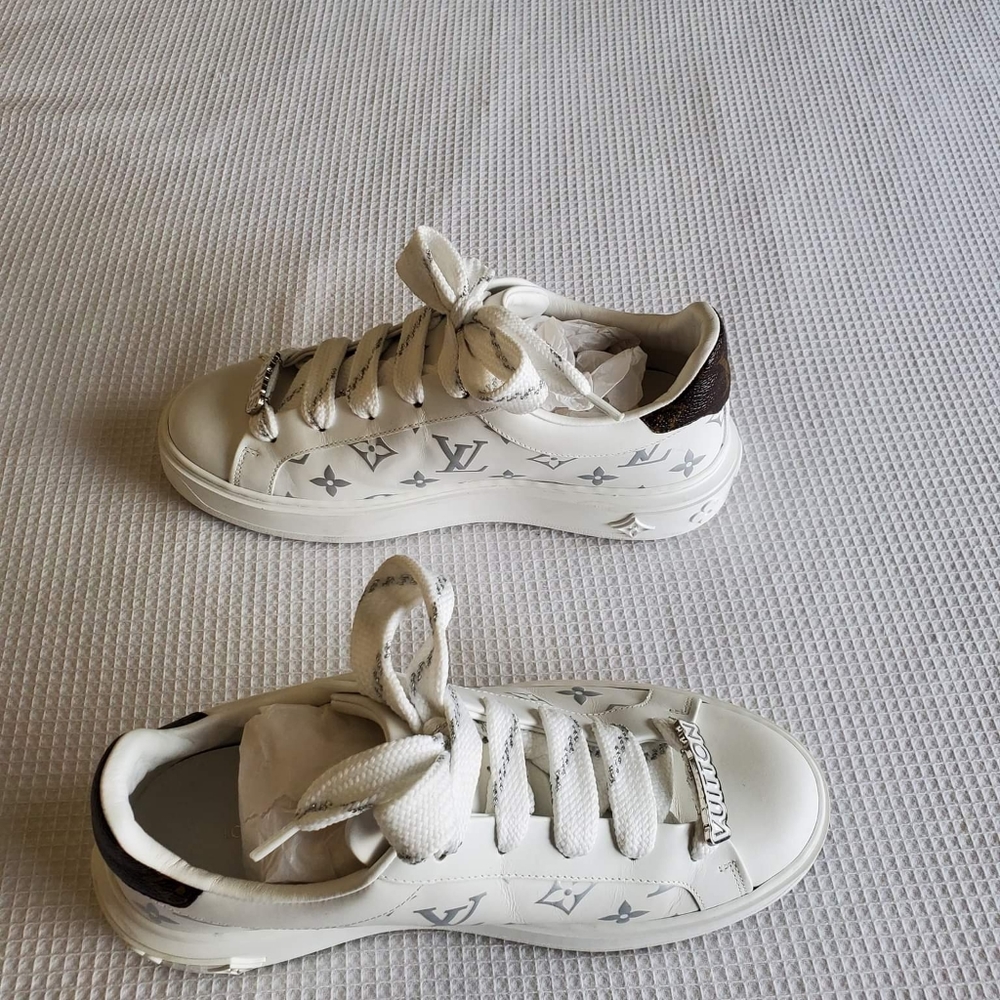 Louis Vuitton sneaker shoe - Picture 4 of 8